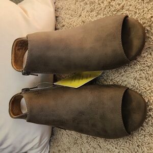 Women's open toe boots